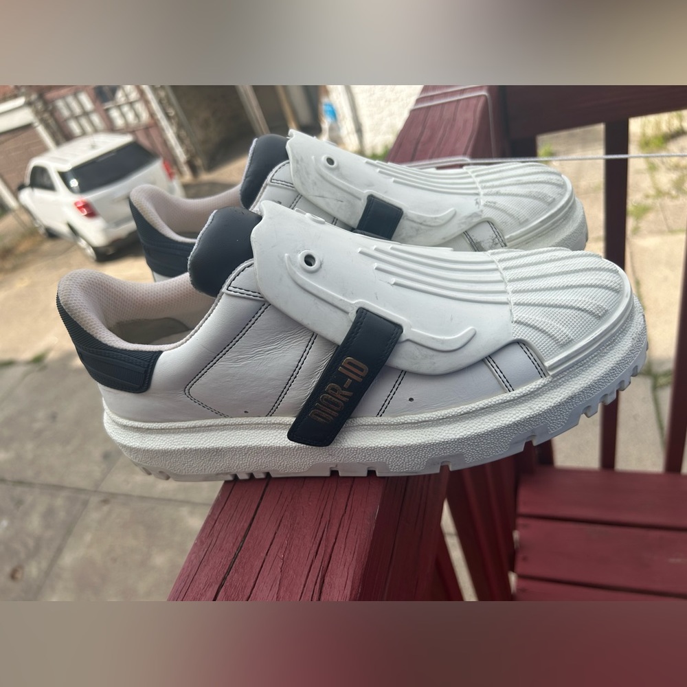 Dior sneaker